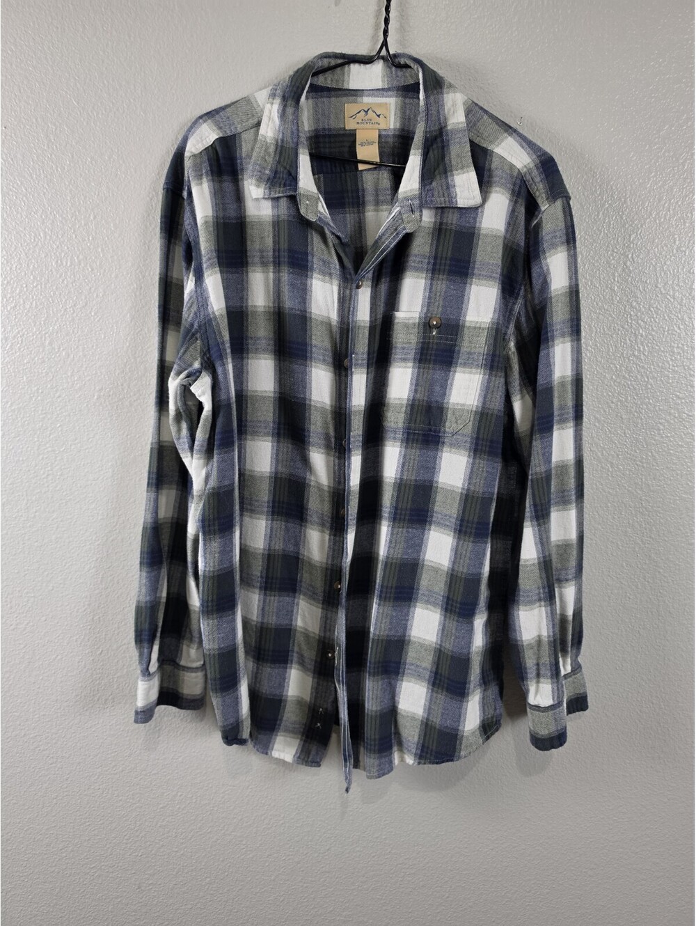 Mens Blue Mountain Size Large Plaid Long Sleeve Button Up Shirt
